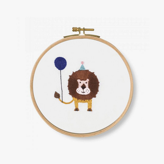 DMC Printed Embroidery Kit - Goofy Animals (Roar! Lion)