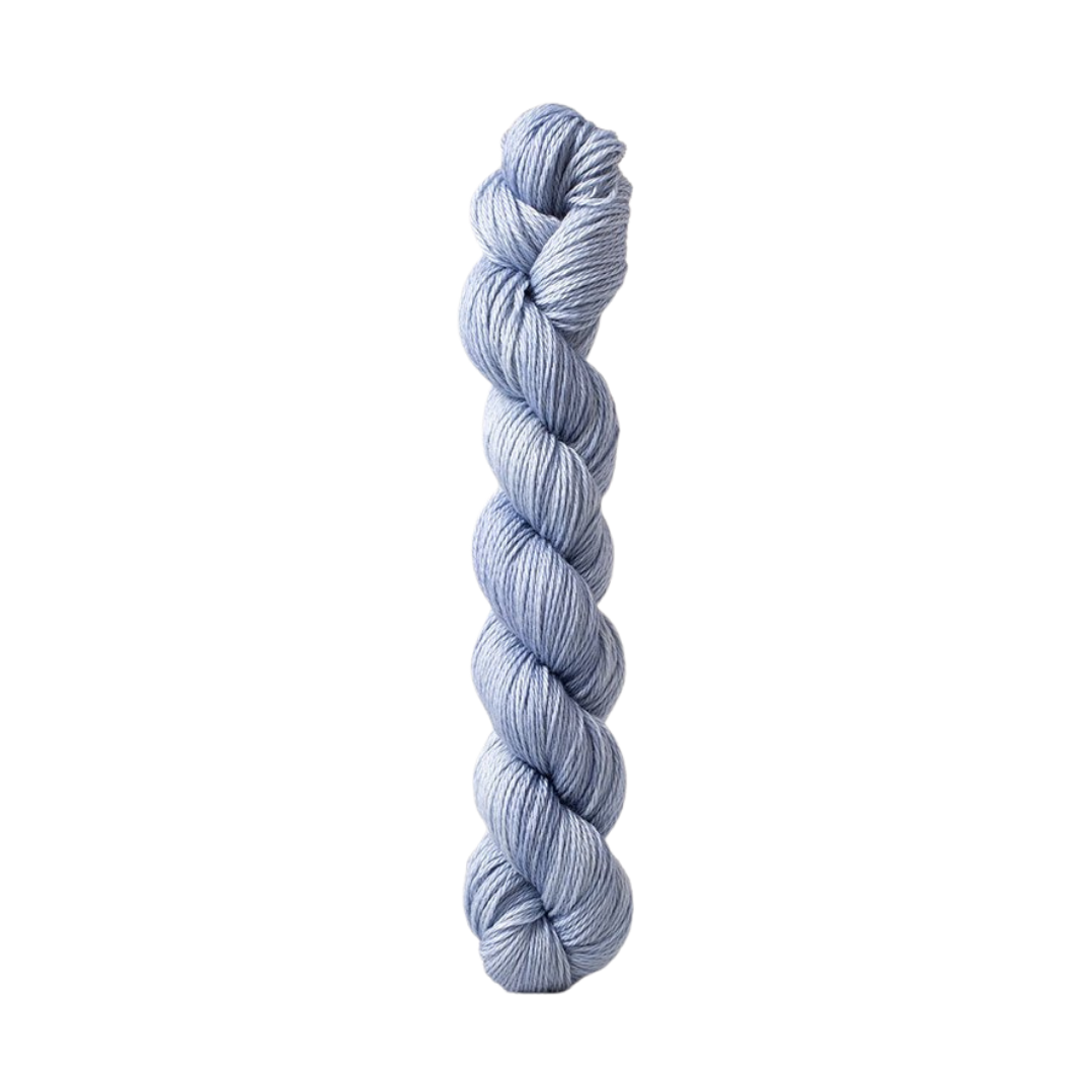 Urth 16 Fingering Yarn (BL20)