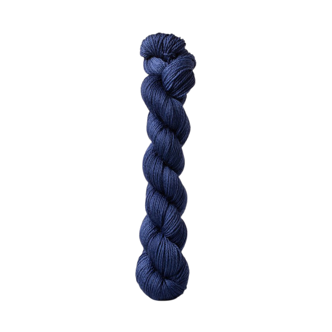 Urth 16 Fingering Yarn (BL40)