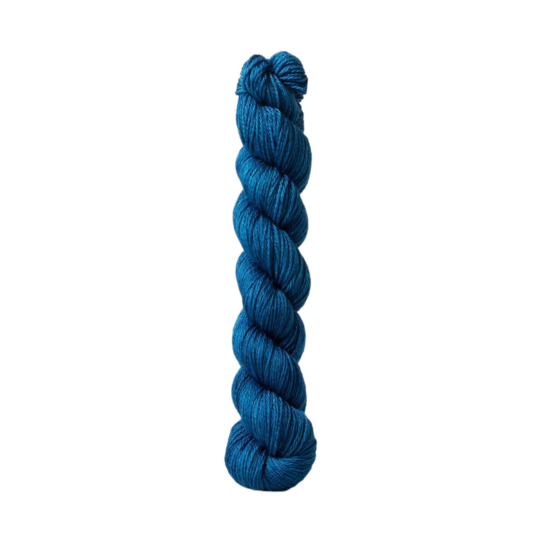 Urth 16 Fingering Yarn (BL70)