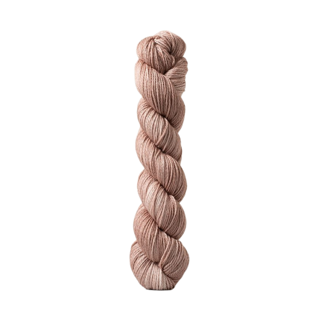 Urth 16 Fingering Yarn (BR30)
