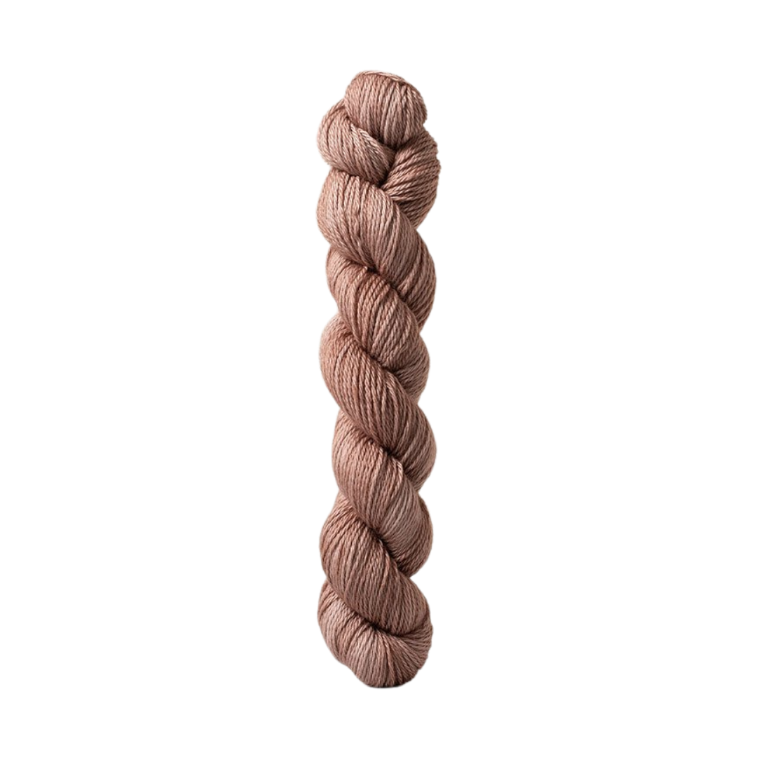 Urth 16 Fingering Yarn (BR40)