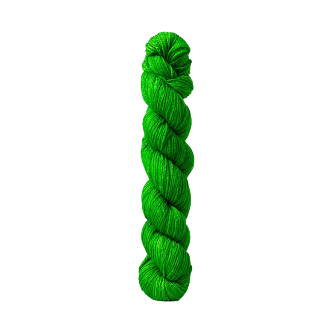 Urth 16 Fingering Yarn (G60)
