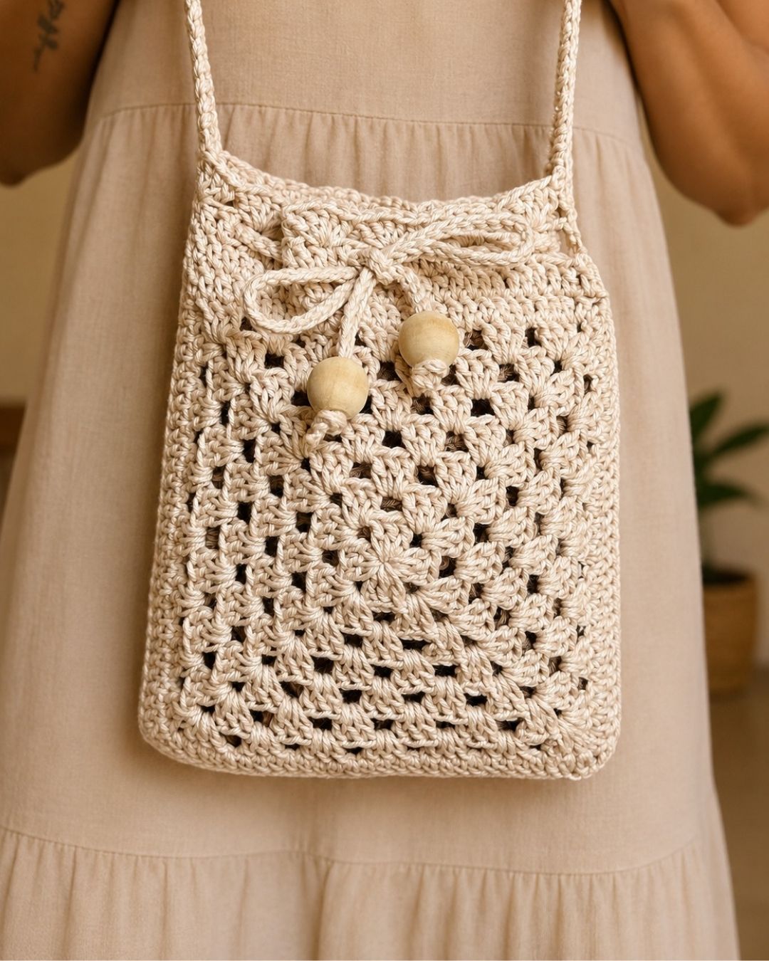 Crochet a Granny Square Shoulder Bag with Crochet Artist Marília Luz