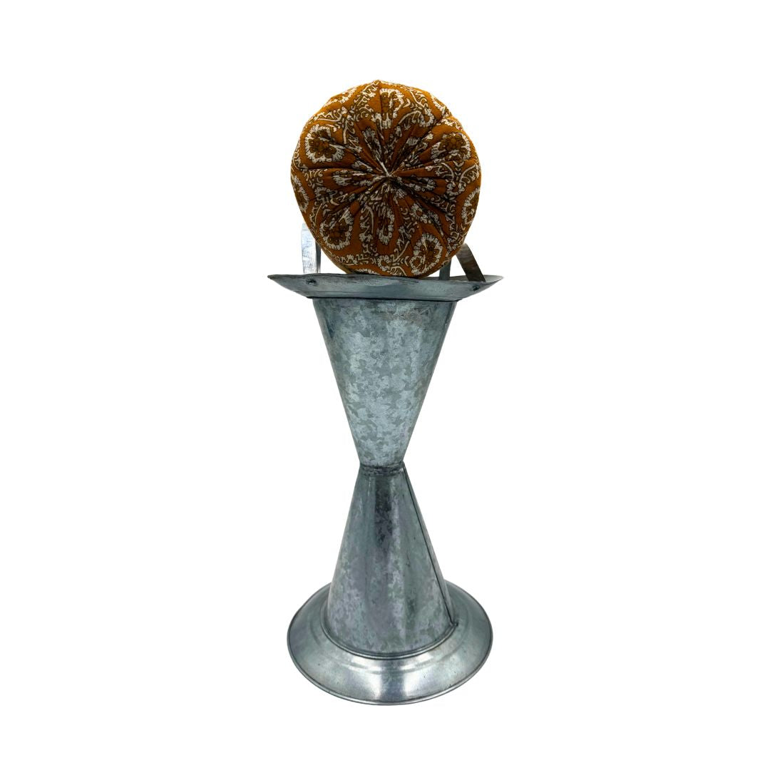 Traditional Emirati Talli (تلّي) Kajuja (كاجوجة) Musada (مسدة)