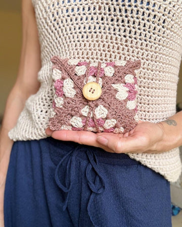 Crochet a Granny Square Pouch with Crochet Artist Marília Luz