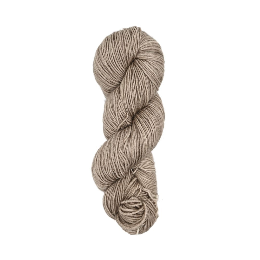 Roya Merino DK Yarn (Chestnut 02)