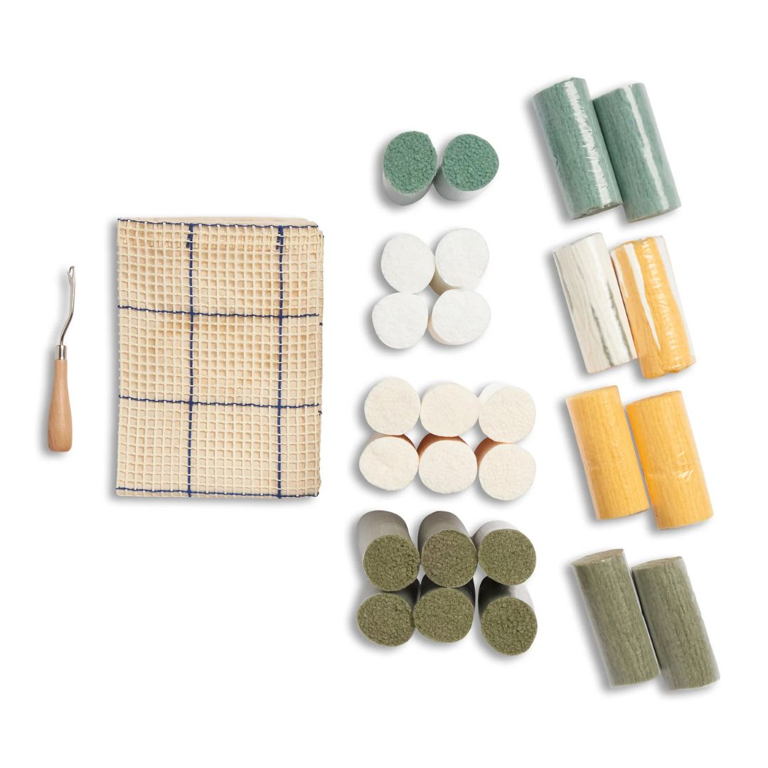 Bernat Latch It Latch Hook Kit - Fleece Pillow Cover (Daisy Do)