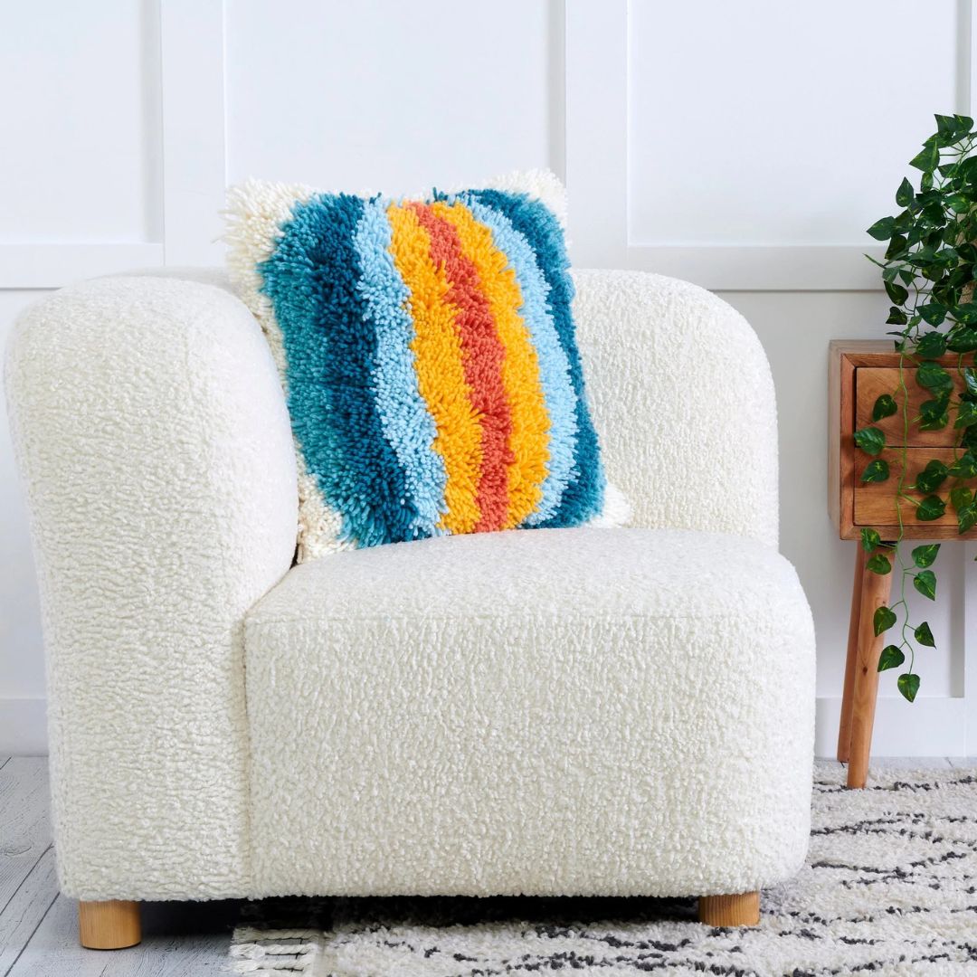 Bernat Latch It Latch Hook Kit - Fleece Pillow Cover (Flip)