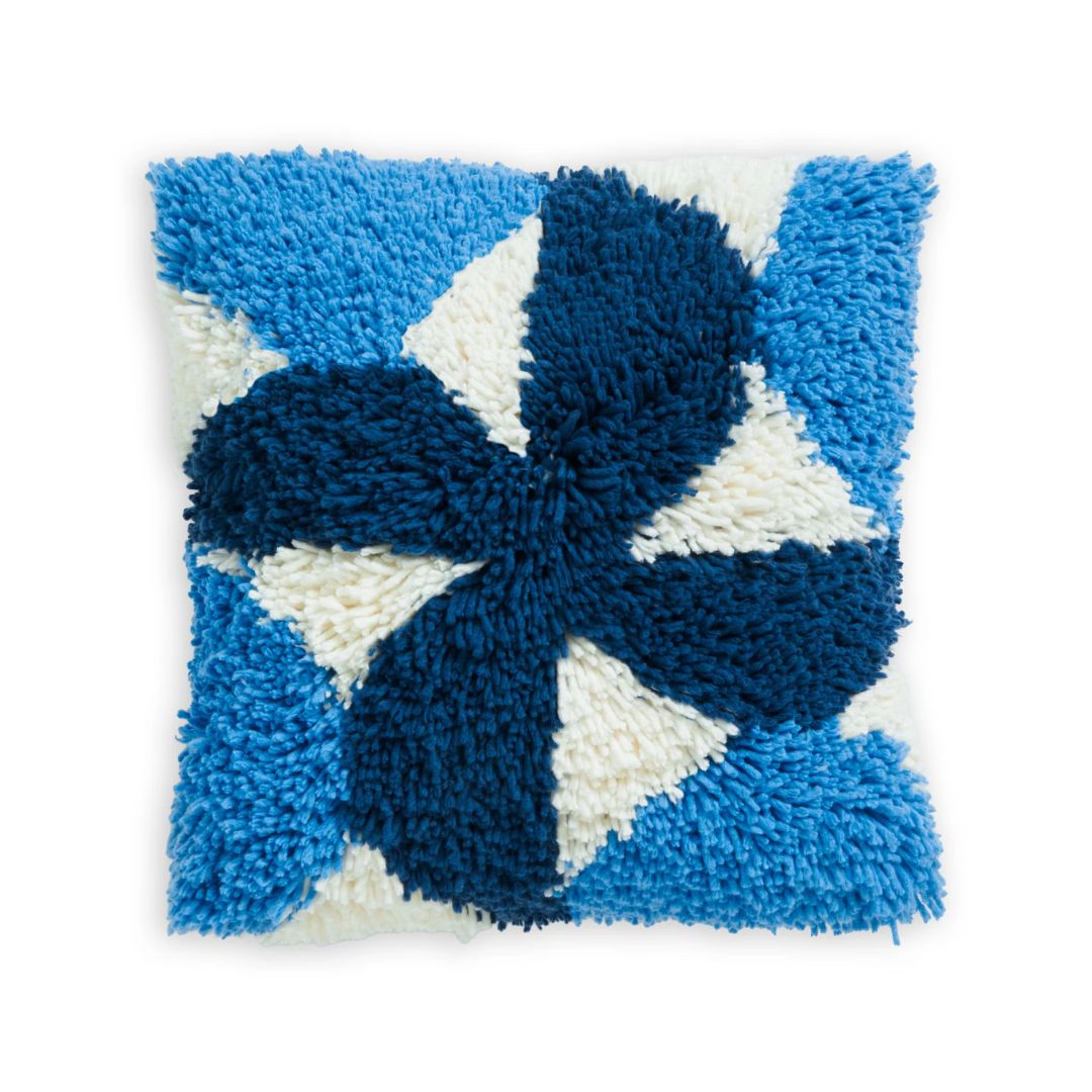 Bernat Latch It Latch Hook Kit - Fleece Pillow Cover (Pinwheel)