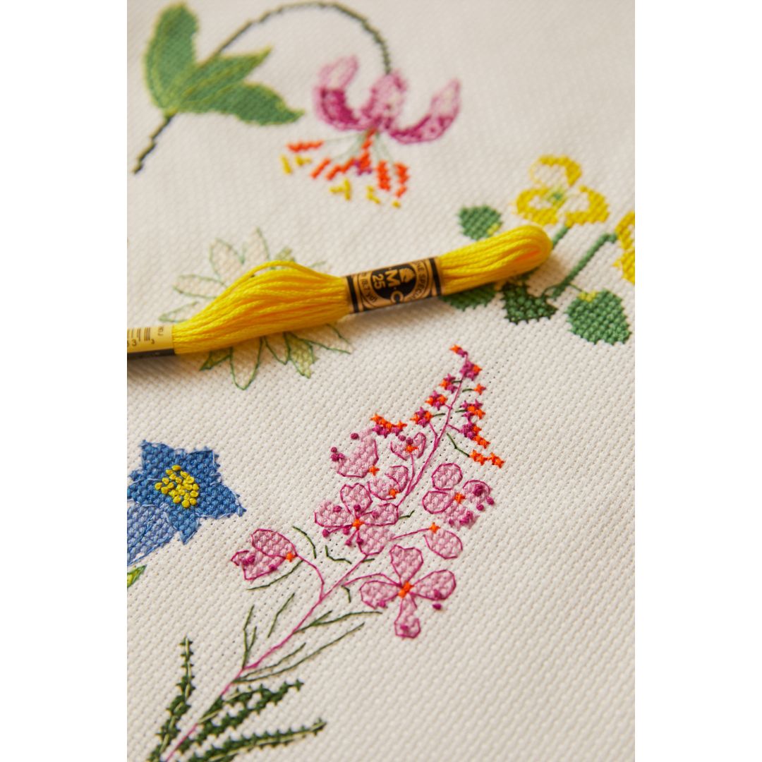 DMC Cross Stitch Kit - Mindful Making (The Meadow Flowers)