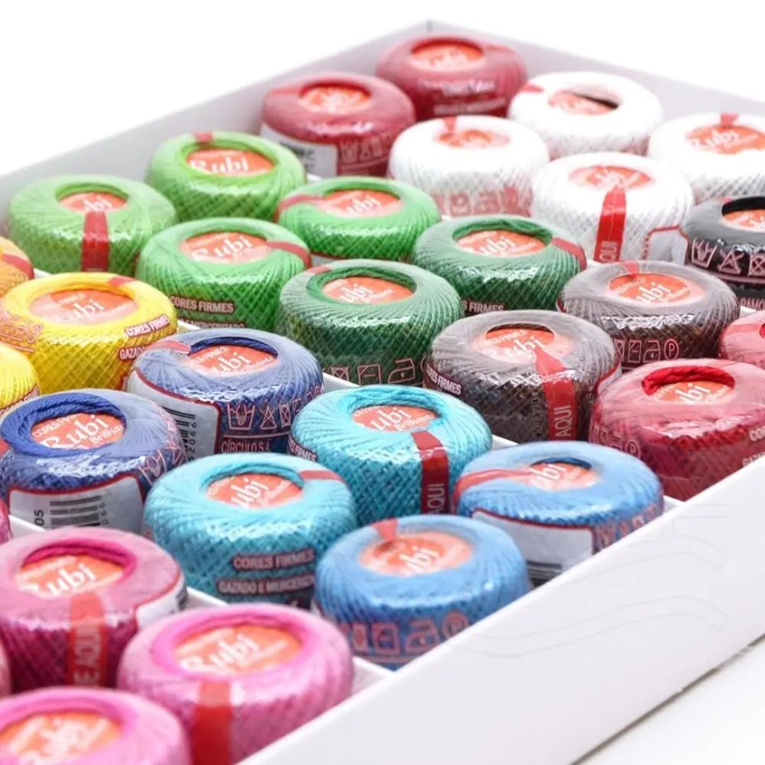 Circulo Rubi Brilhante Embroidery Thread Colour Pack (Pack of 40)