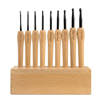 The Quilted Bear Ergonomic Beech Wood Crochet Hook Set & Display Box