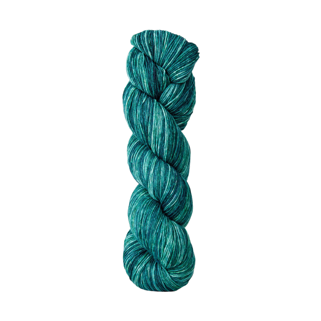  Urth Monokrom Fingering Yarn (3065)
