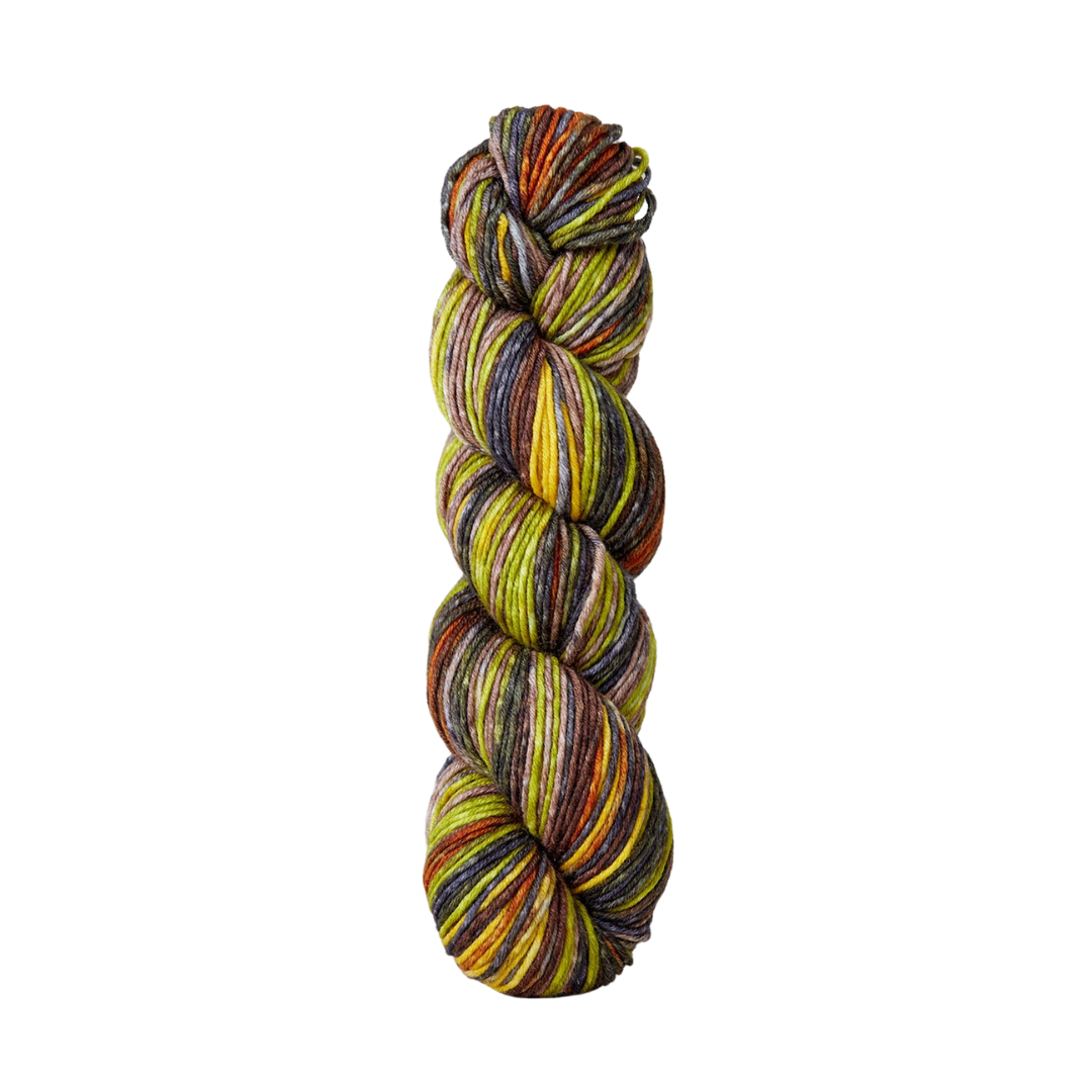 Urth Uneek Worsted Yarn (4001)