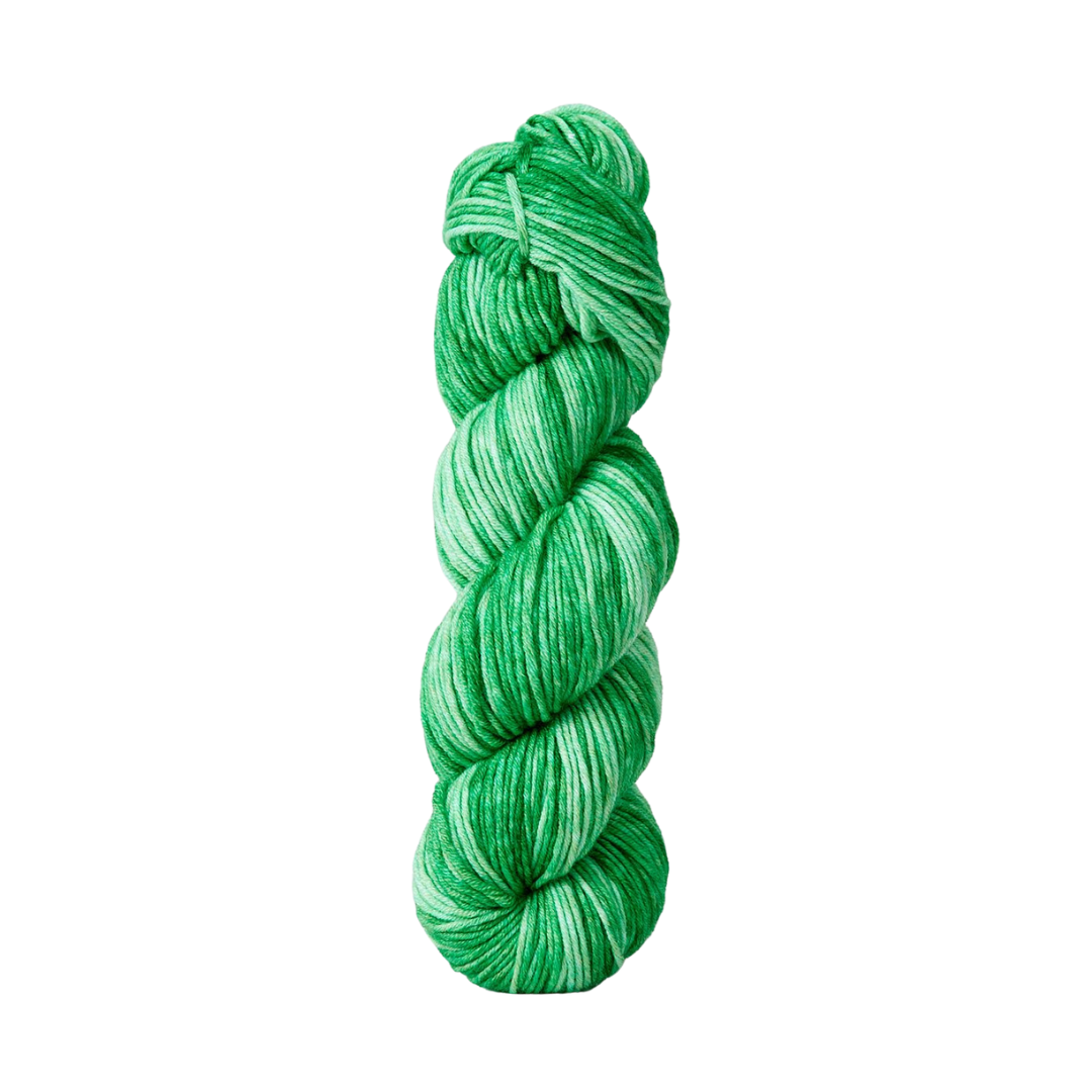 Urth Monokrom Worsted Yarn (4058)