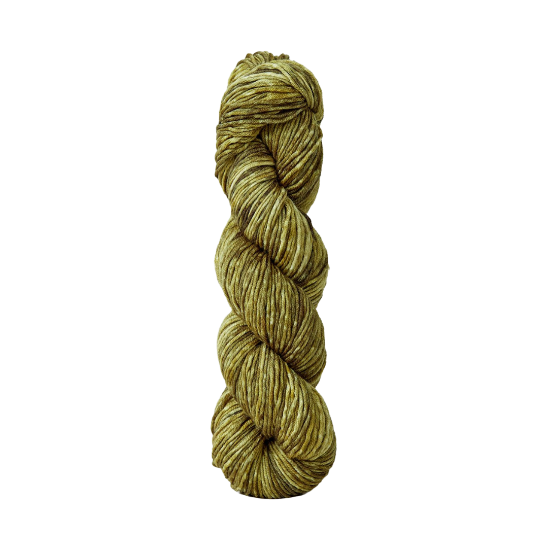 Urth Monokrom Worsted Yarn (4059)