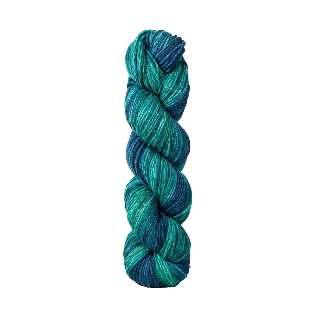 Urth Monokrom Worsted Yarn (4065)